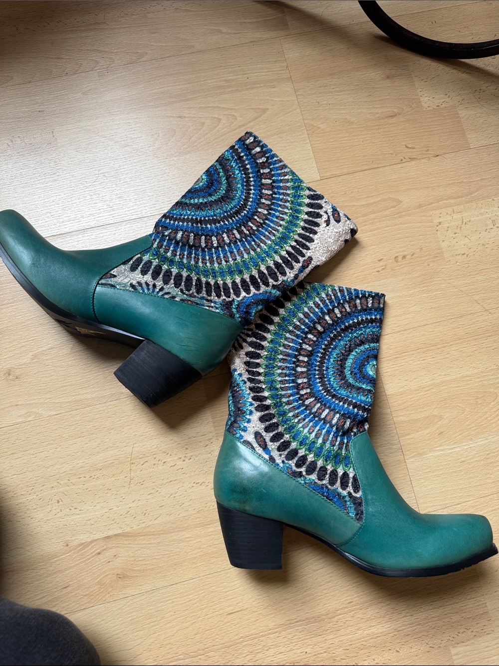 Spring Step Boots - Picture 2 of 6